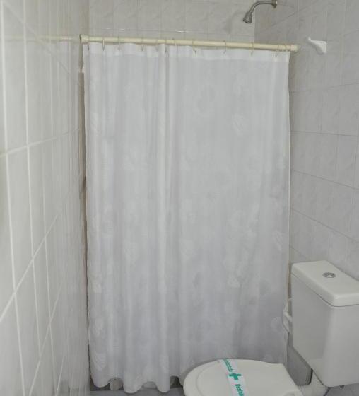 חדר סטנדרט לשלושה, Geminis