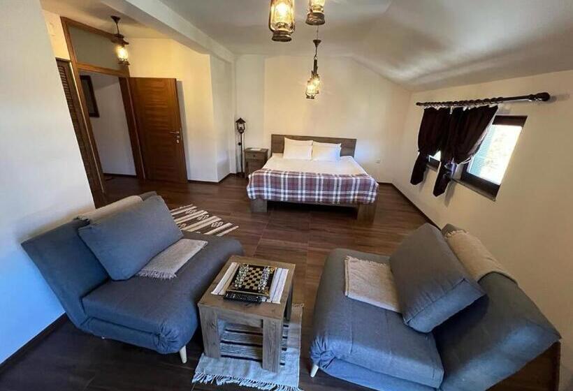 اتاق لوکس چهار تخته, N Bjeshke Te Guri I Zi