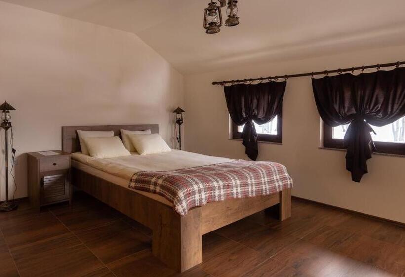 اتاق لوکس چهار تخته, N Bjeshke Te Guri I Zi