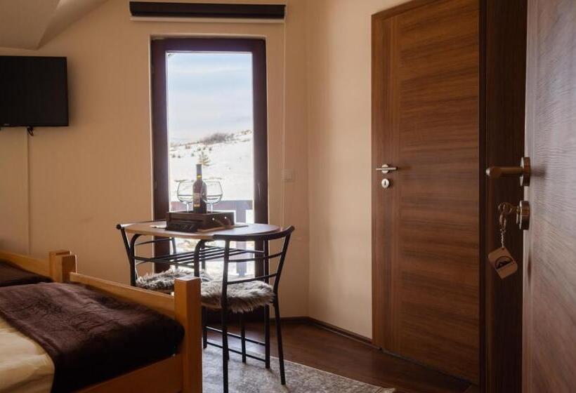 اتاق استاندارد, N Bjeshke Te Guri I Zi