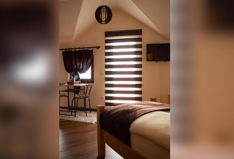 اتاق عادی یک تخته, N Bjeshke Te Guri I Zi