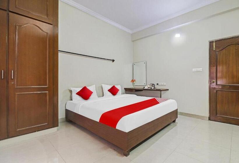 חדר קלאסי לשלושה, Oyo Altima Suites Near Ayyapa Society