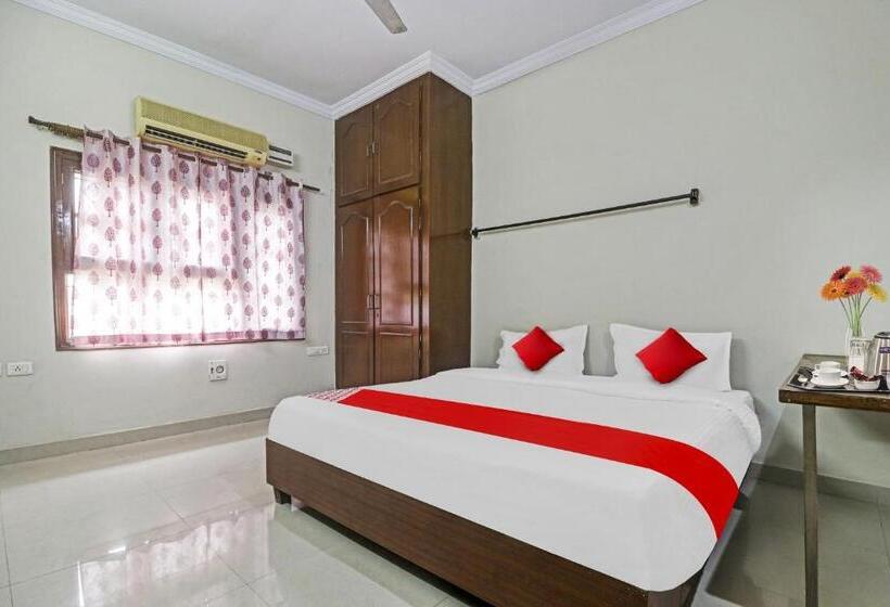 חדר קלאסי לשלושה, Oyo Altima Suites Near Ayyapa Society