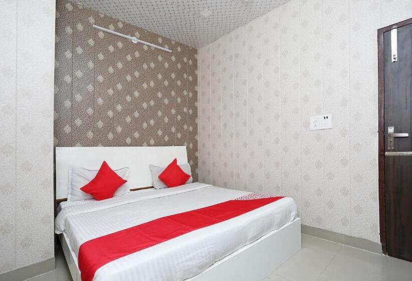 Standardrum, Oyo Kartik Residency