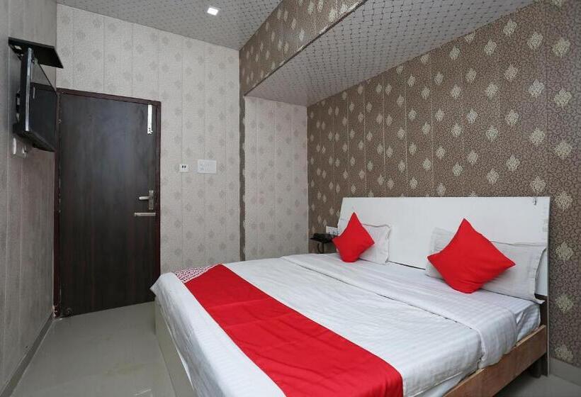 Standardrum, Oyo Kartik Residency