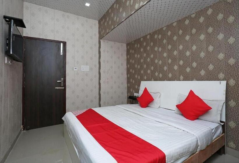 Standardrum, Oyo Kartik Residency