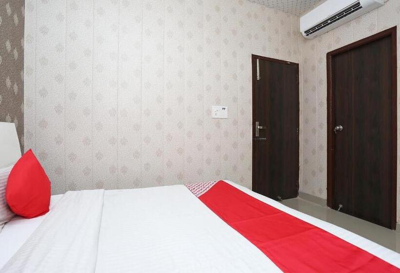 Standardrum, Oyo Kartik Residency