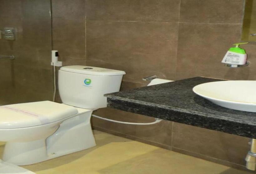 חדר דלוקס לשלושה, Spot On Kontiki Resort India