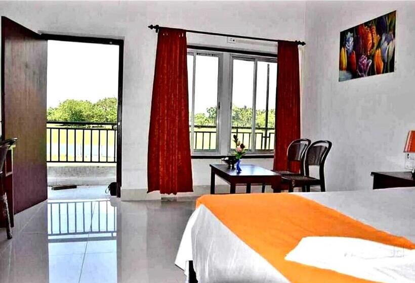 חדר דלוקס לשלושה, Spot On Kontiki Resort India