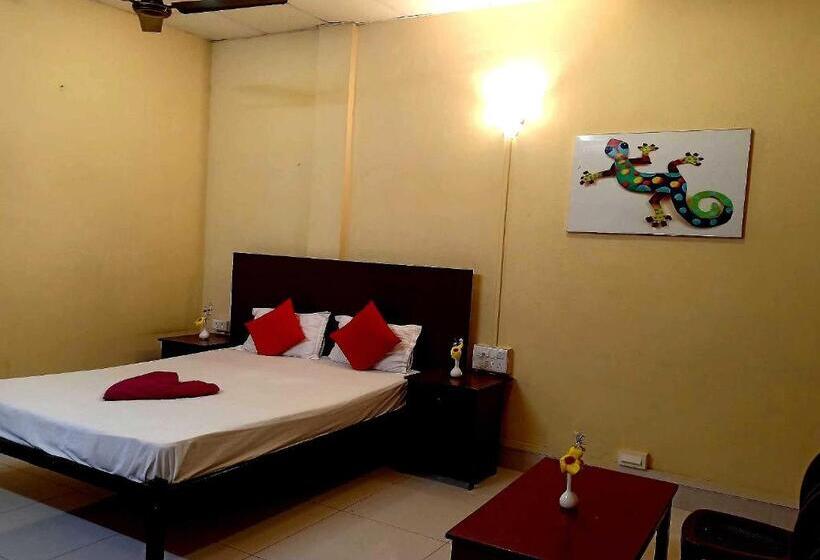 חדר דלוקס לשלושה, Spot On Kontiki Resort India