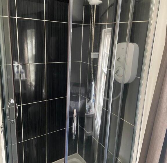 غرفة قياسية فردية, The Ram Inn