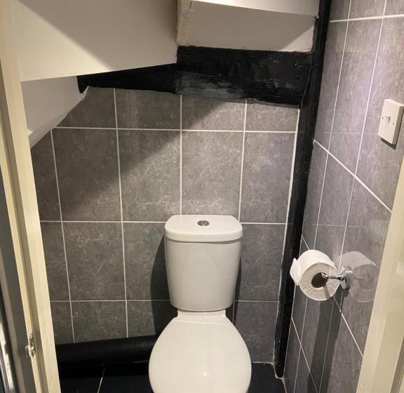 غرفة قياسية, The Ram Inn