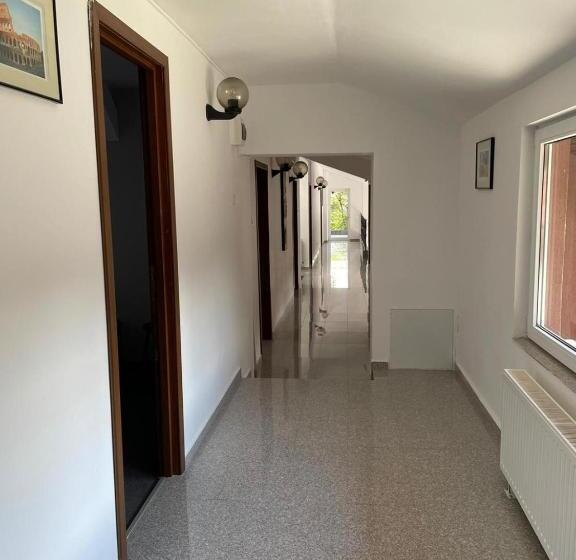 فيلا ديلوكس غرفة نوم, Budux Delux Vila