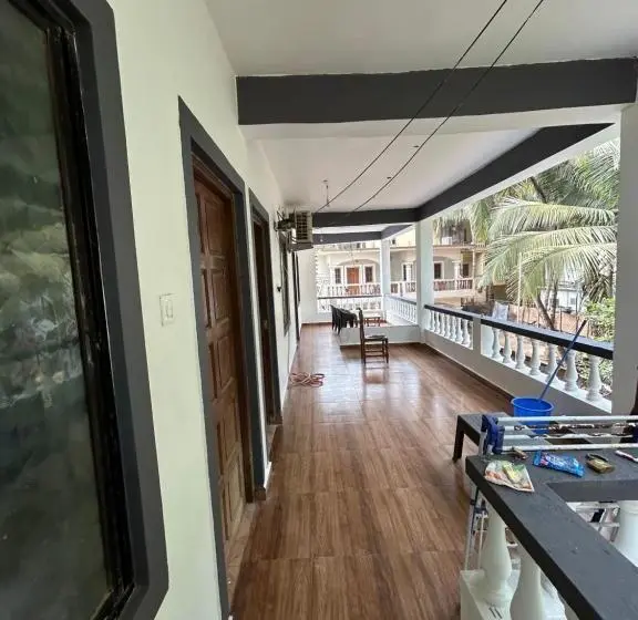Habitació Estàndard amb Balconada, Shalom Guests