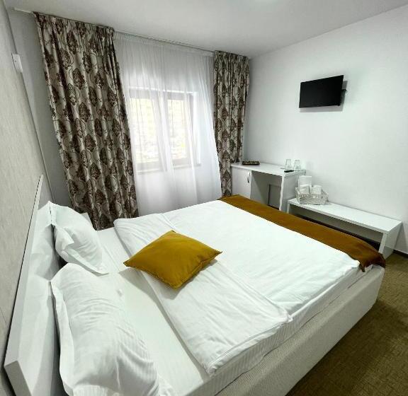 Номер Стандарт, Complex Carol