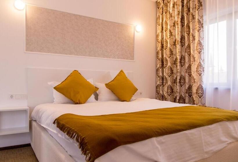 Номер Стандарт, Complex Carol