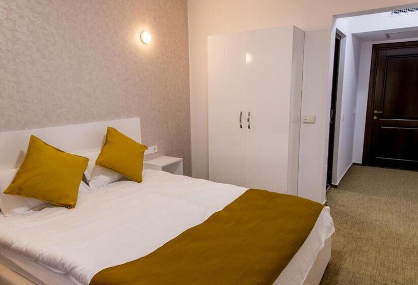 Номер Стандарт, Complex Carol