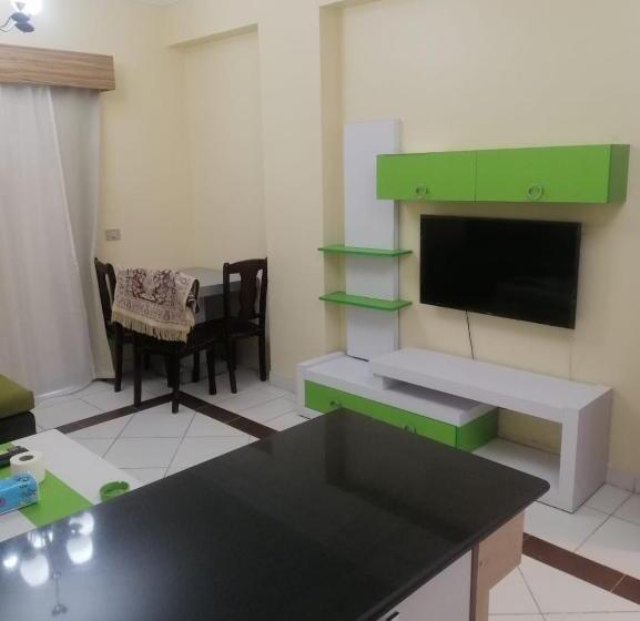 سوییت جونیور با چشم‌انداز استخر, Sunny Lakes Resort , Revira Plus Apartment