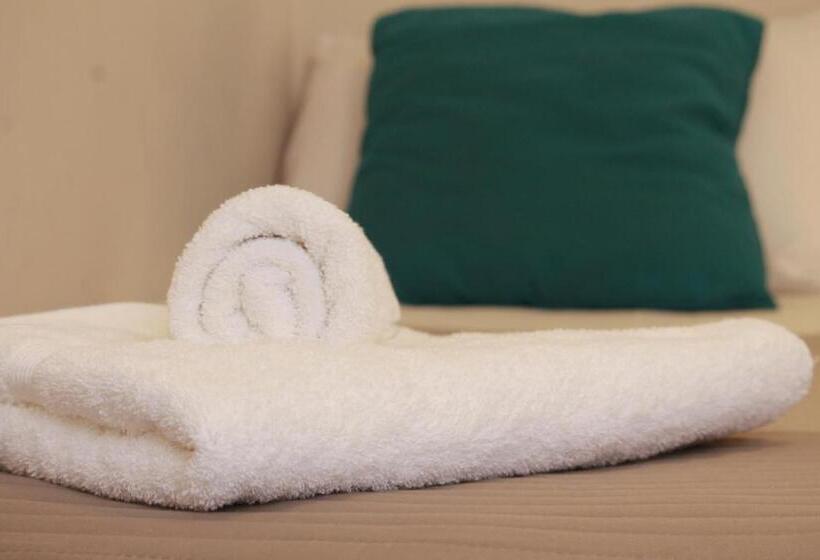 اتاق اکونومی یک تخته, Trotamundos Hostel Salta