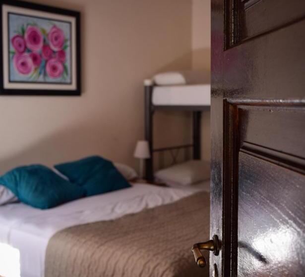 اتاق خانوادگی با سرویس بهداشتی مشترک, Trotamundos Hostel Salta
