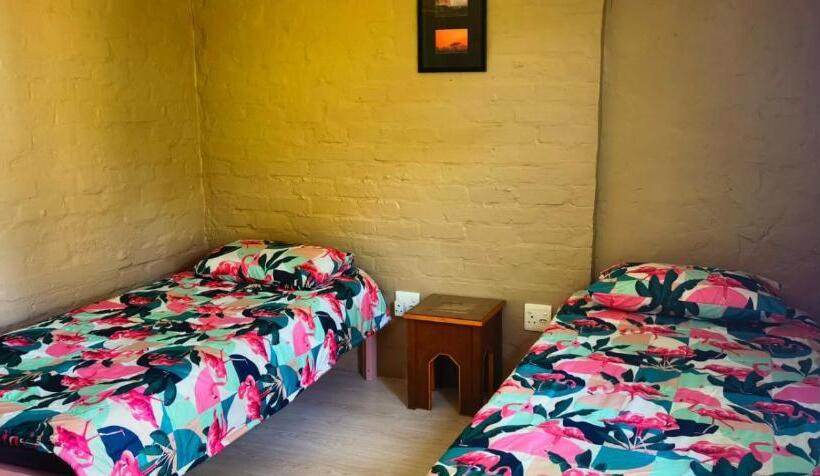 חדר סטנדרט חדר אמבטיה משותף, Moonsong Accommodation & Camping