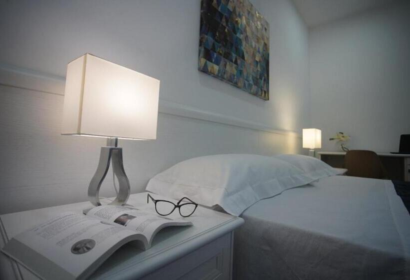 חדר משפחתי, Gli Ulivi Di Gino