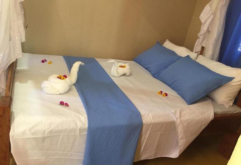 بنجلو قياسى, Mafia Neptune Villa Lodge