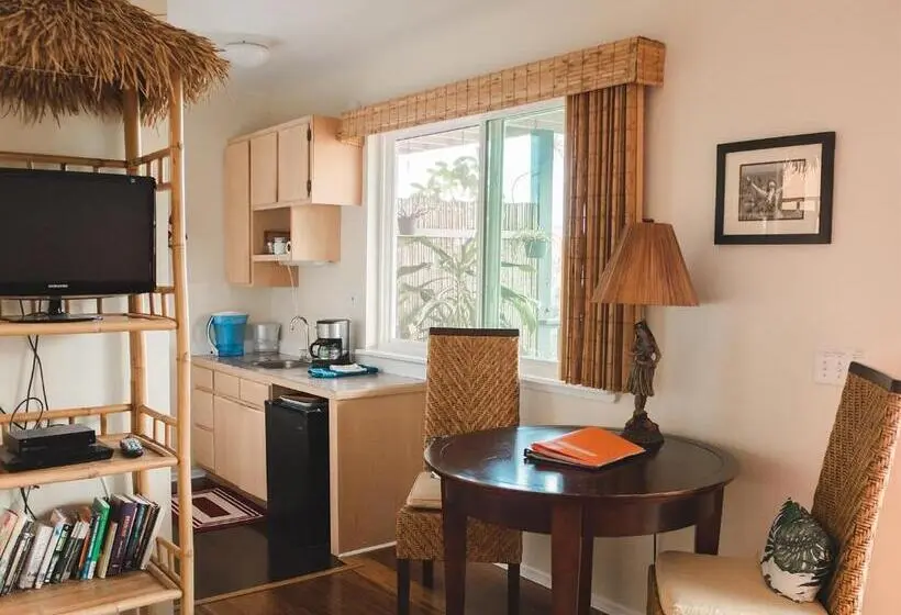 バルコニー付きデラックスルーム, Marjorie S Kauai Inn