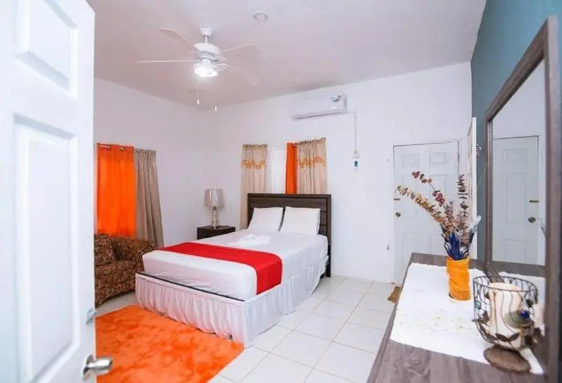 اتاق استاندارد یک نفره, Suzette Guesthouse Accommodations