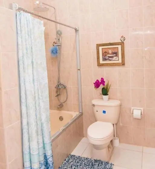 اتاق استاندارد یک نفره, Suzette Guesthouse Accommodations