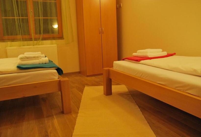 اتاق کلاسیک سه تخته, Vila Gora Jahorina