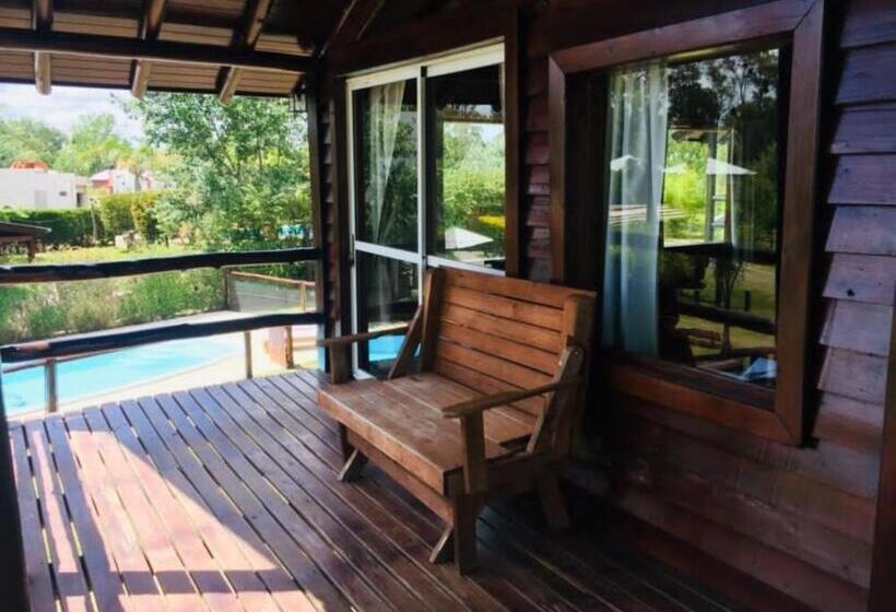 غرفة قياسية رباعية, Cabanas Los Troncos