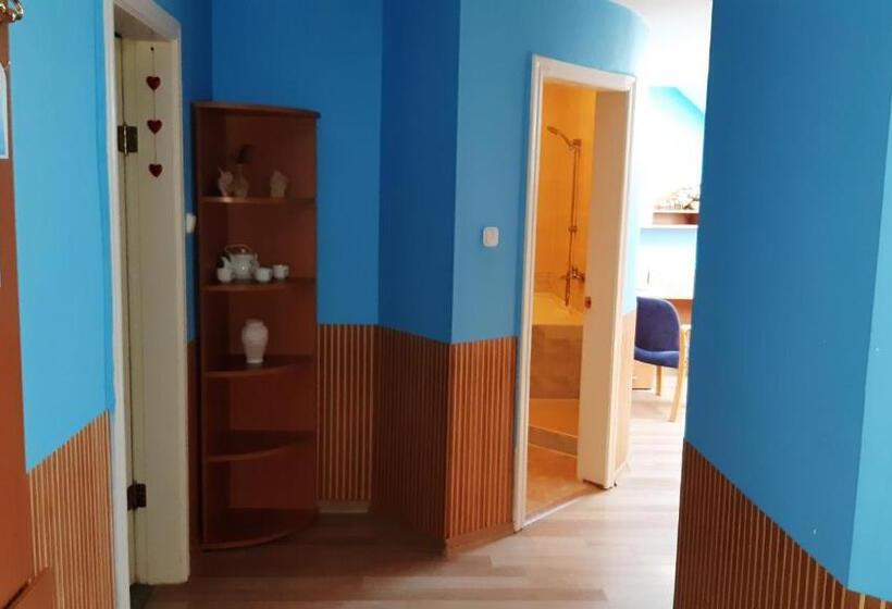 스위트, Guest House Uzhgorod