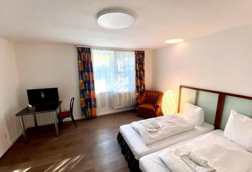 标准间, Hamburg Inn