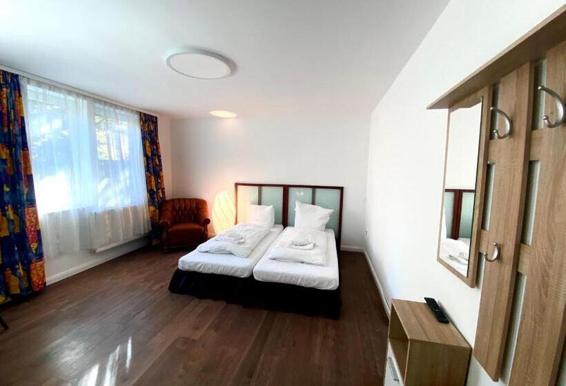 标准间, Hamburg Inn