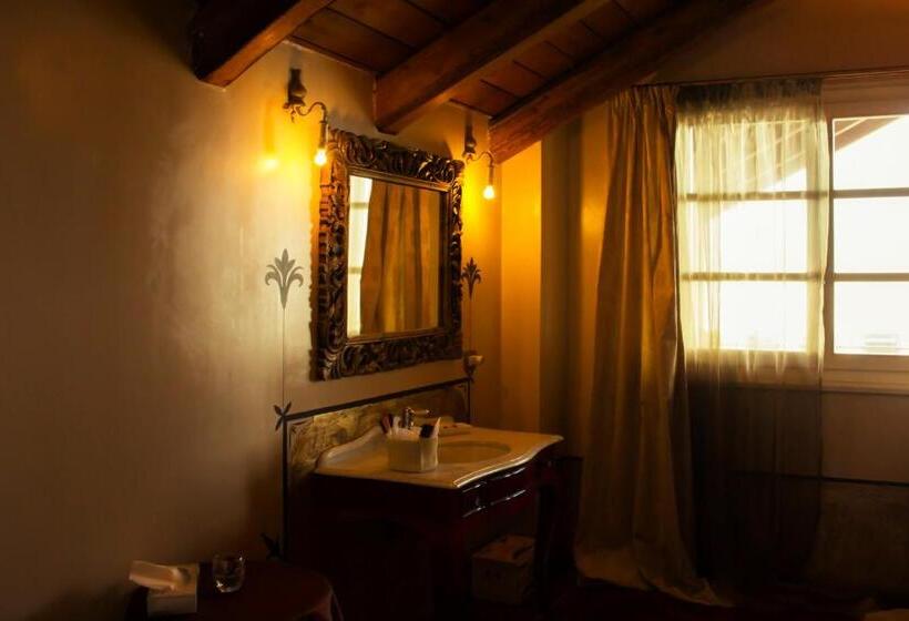 חדק דלוקס עם ג'קוזי, Maison Louis