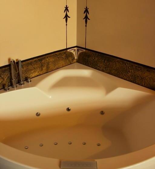 חדק דלוקס עם ג'קוזי, Maison Louis