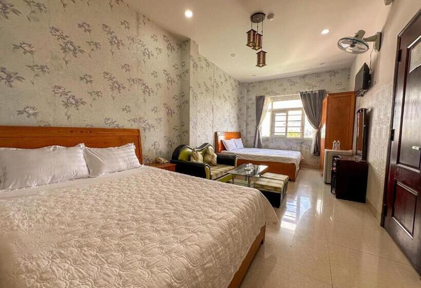 اتاق خانوادگی, Phu Hai