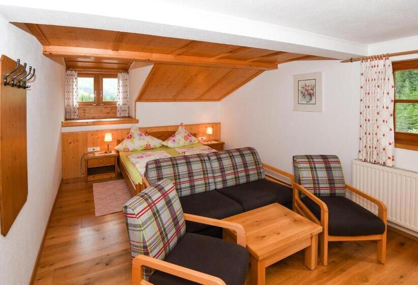 带3个卧室的公寓, Strickhof