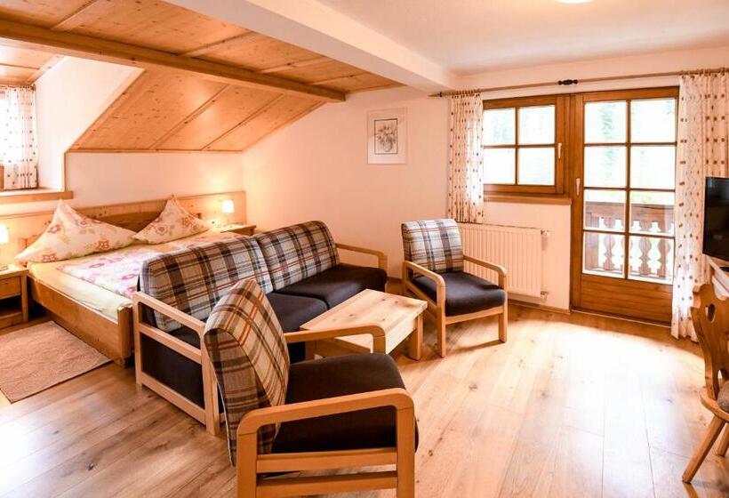 带3个卧室的公寓, Strickhof