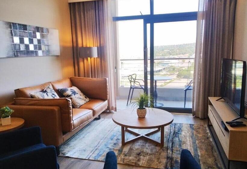 Quarto Deluxe com Sacada, Menlyn Apartment
