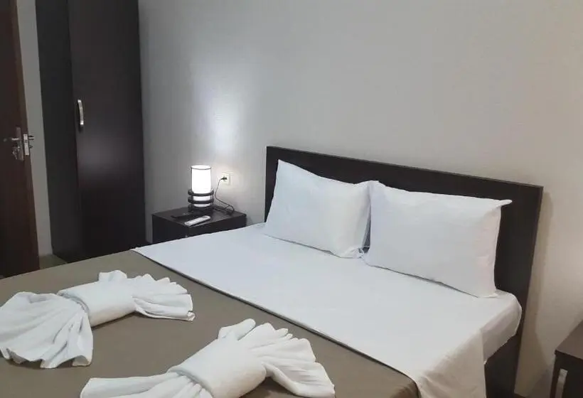 اتاق لوکس, Nino S Hotel On Tsamebuli