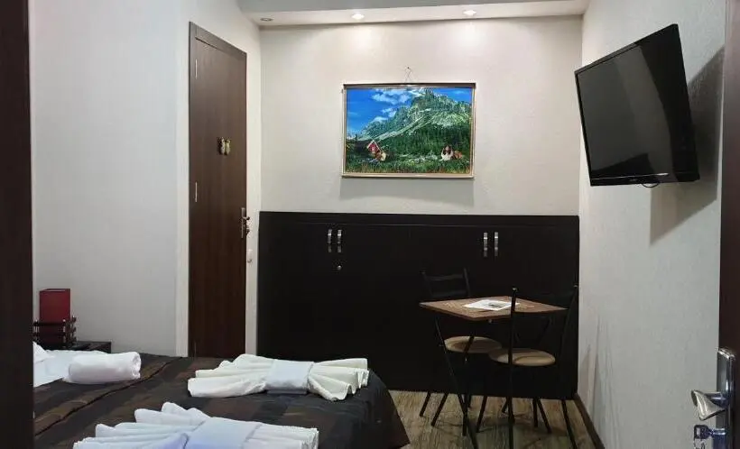 اتاق لوکس, Nino S Hotel On Tsamebuli
