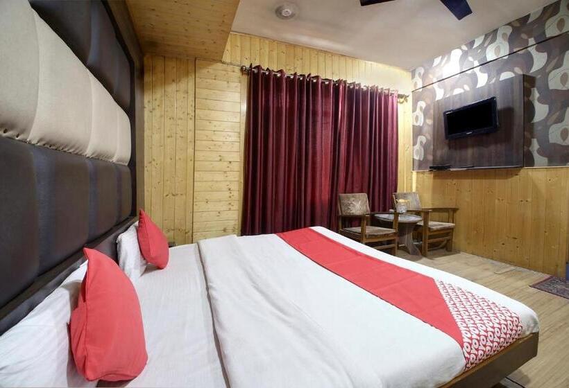 Трехместный Номер Классика, Oyo Hotel Azad
