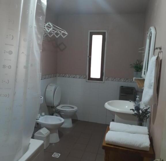 Standard Triple Room, Casa Nimes