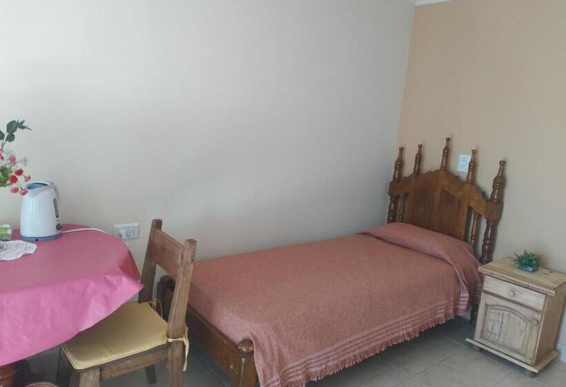 Standard Triple Room, Casa Nimes