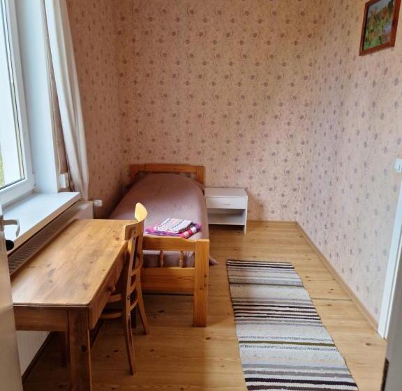 اتاق استاندارد یک نفره, Püha Guesthouse