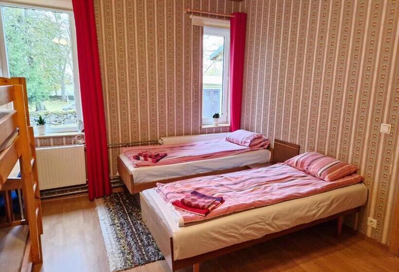 اتاق استاندارد چهار تخته, Püha Guesthouse