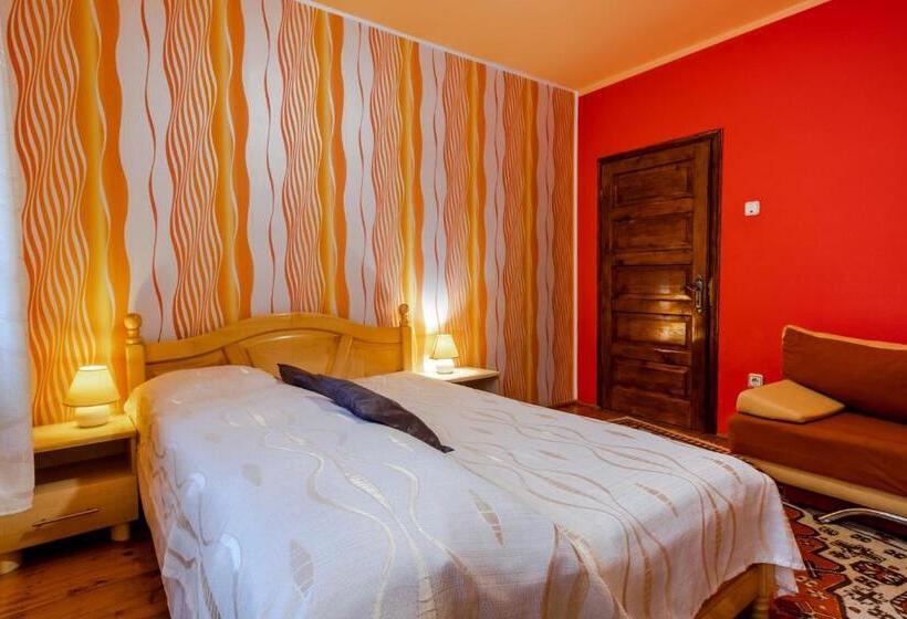 Quarto Familiar, Pensiunea Bucovina