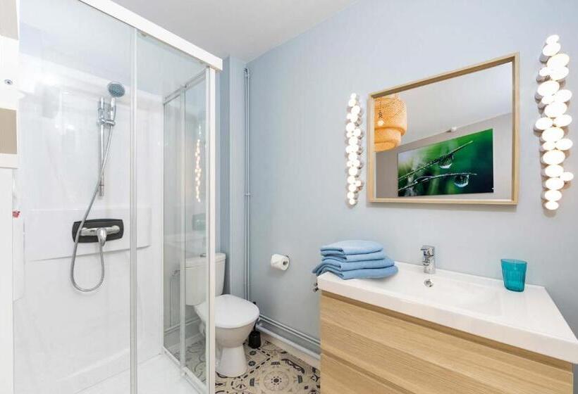 침실 1개 테라스 아파트, Un Air De Famille